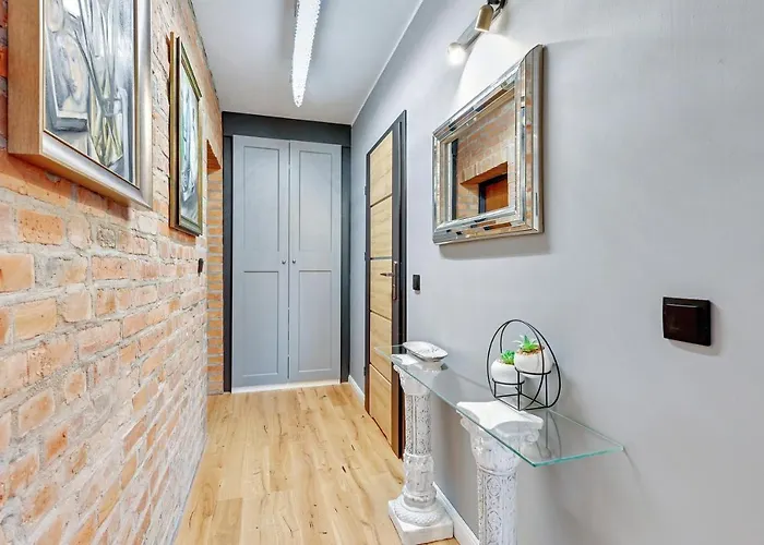 Art Deco Old Town By Renters *