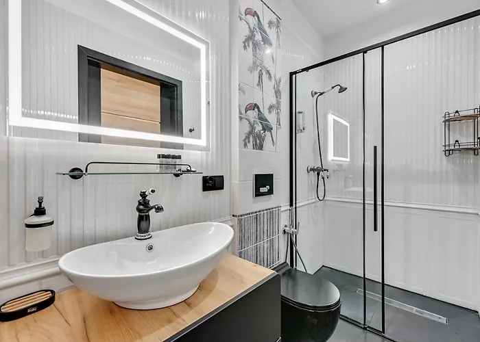 Art Deco Old Town By Renters *